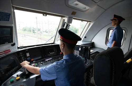 2025年石家莊火車司機(jī)短期培訓(xùn)招生簡(jiǎn)章