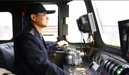 火車司機(jī)駕駛證怎么考？